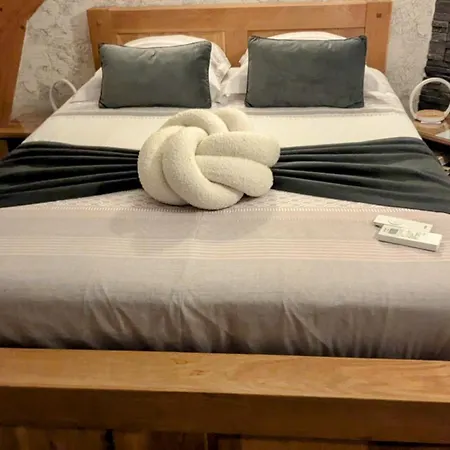 Les D'oriane Bed & Breakfast 3*