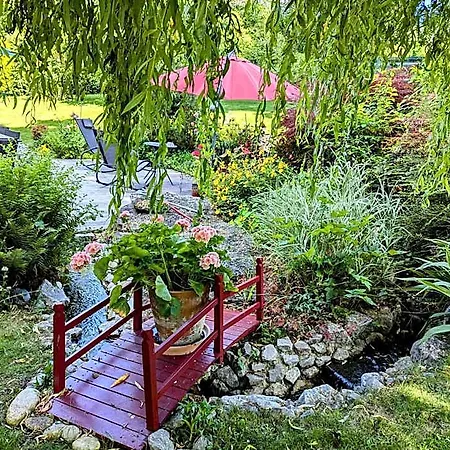 Les D'oriane Bed and Breakfast 3*